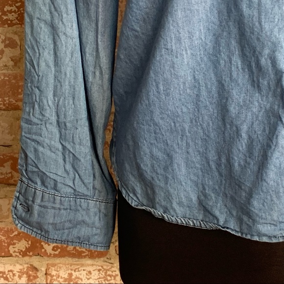 Sanctuary Chambray Shirt Womens Size M Button Front Long Sleeve Blue - Picture 3 of 8